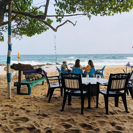 Silent Cabana And Restaurant Marakolliya, Тангале Екстериор снимка