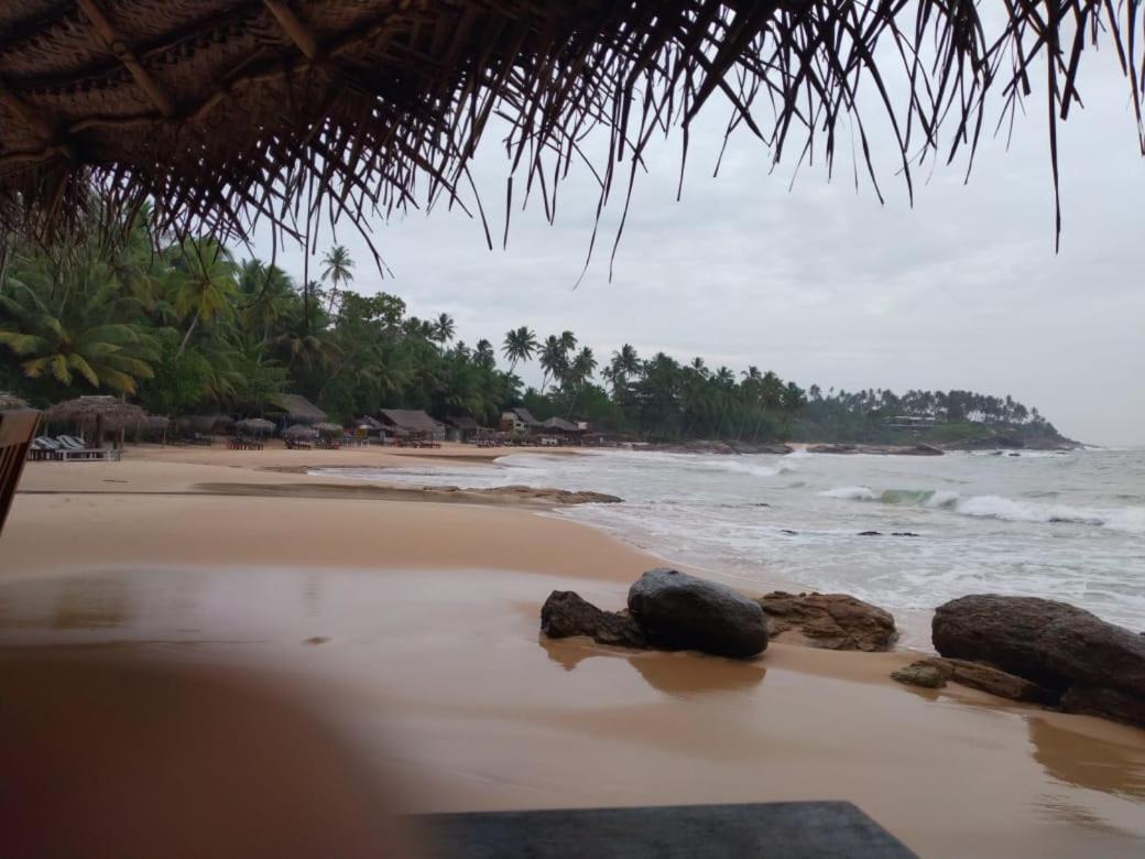 Silent Cabana And Restaurant Marakolliya, Тангале Екстериор снимка