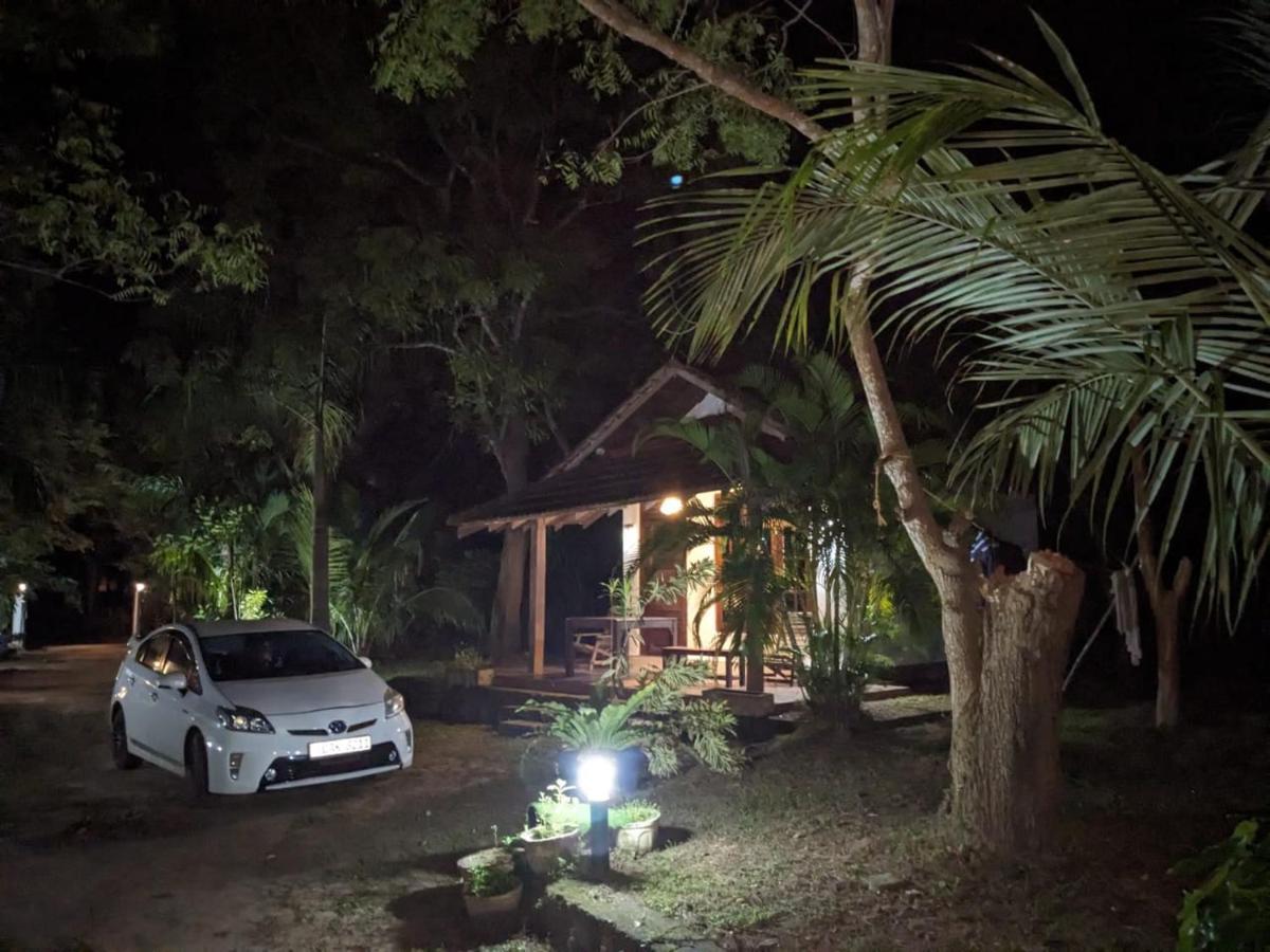 Silent Cabana And Restaurant Marakolliya, Тангале Екстериор снимка