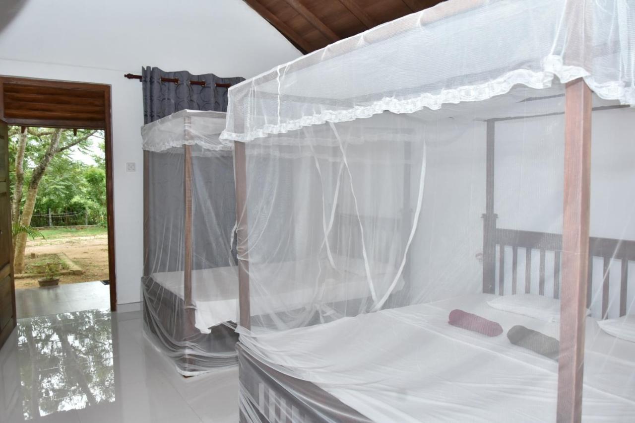 Silent Cabana And Restaurant Marakolliya, Тангале Екстериор снимка