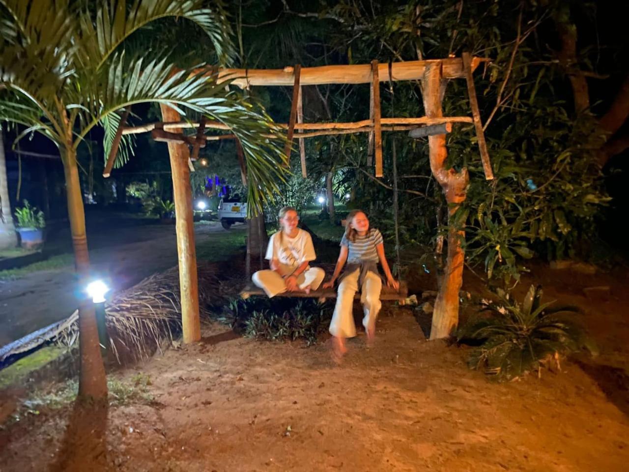 Silent Cabana And Restaurant Marakolliya, Тангале Екстериор снимка
